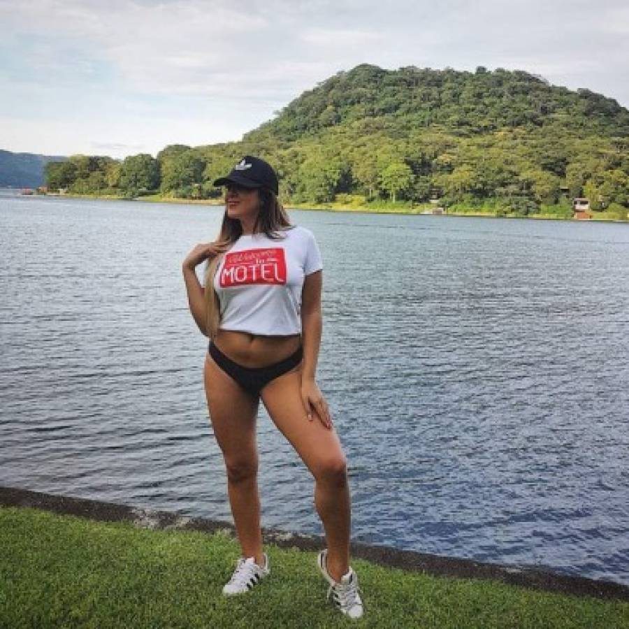 ¡Ardiente! Esposa de jugador salvadoreño enciende las redes sociales con sus picantes fotos
