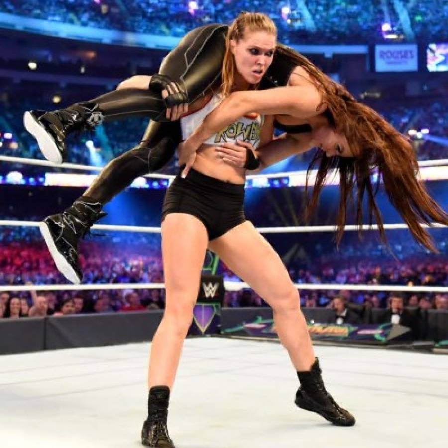 ¡Asombró y enamoró! El espectacular debut de Ronda Rousey en la WWE