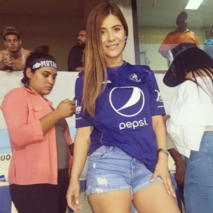 TOP 20: Las aficionadas más sexi y bonitas del Motagua y Marathón