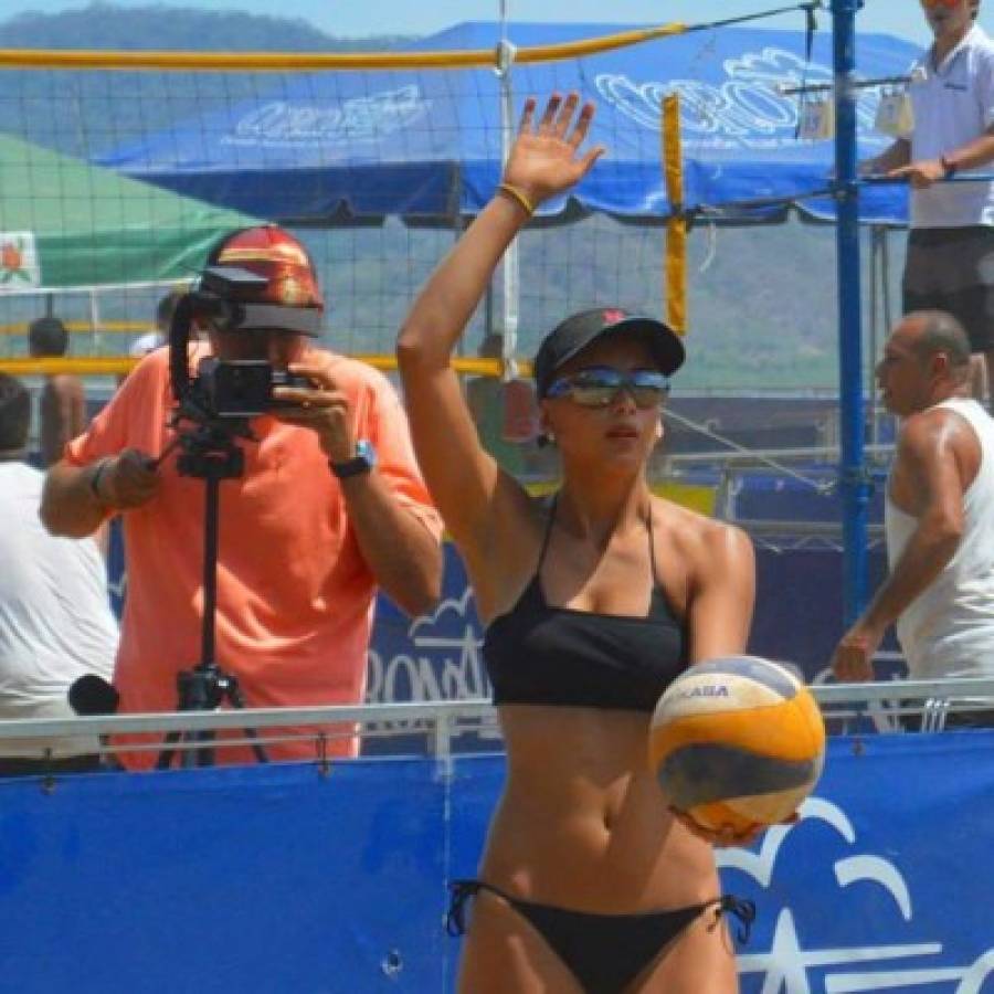 Gloriana Miranda, la hermosa voleibolista tica que enamora en cada juego