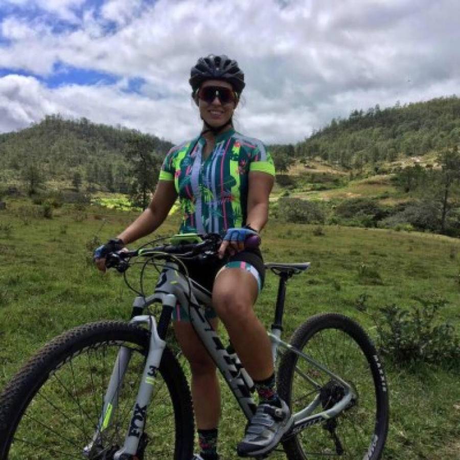 Alexandra Cruz, la hermosa ciclista hondureña que motivó a Tabaré Alonso a visitar San Pedro Sula