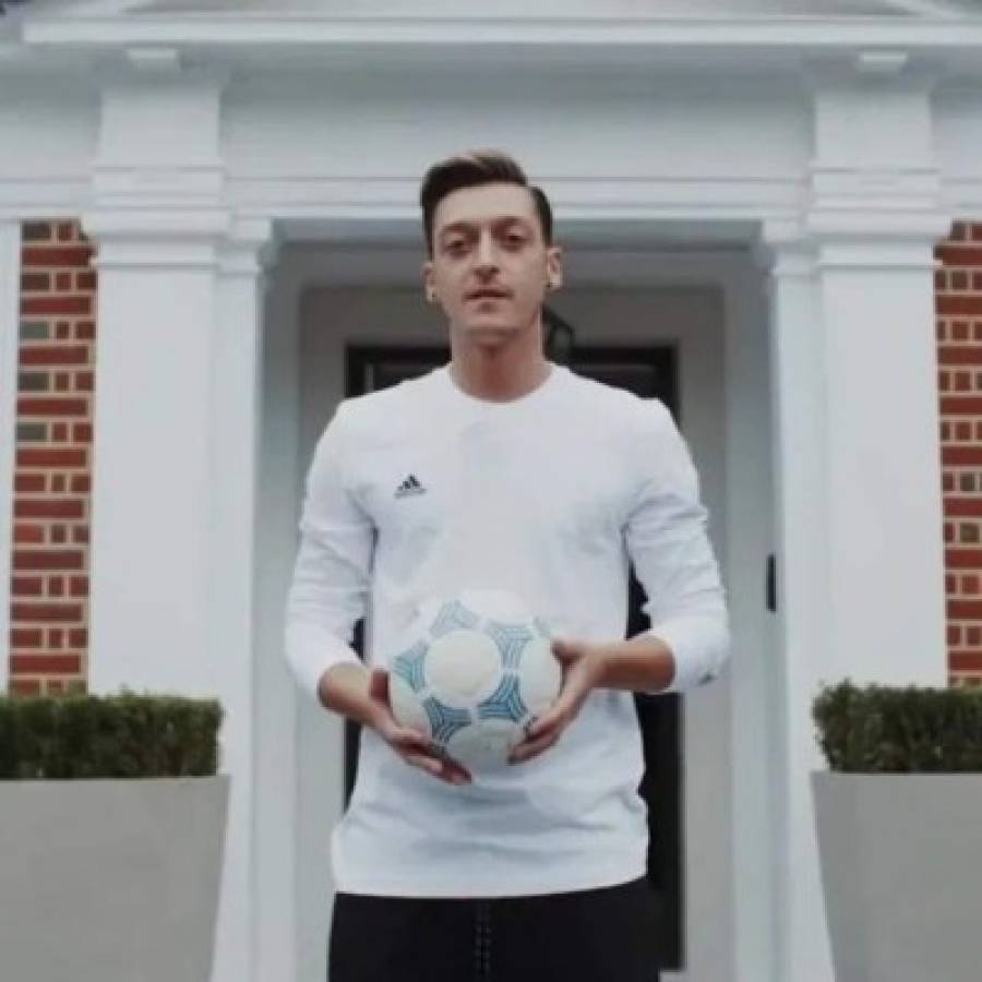 Los millonarios lujos que se da Mesut Özil en Inglaterra: Colección de autos y sala de juegos  