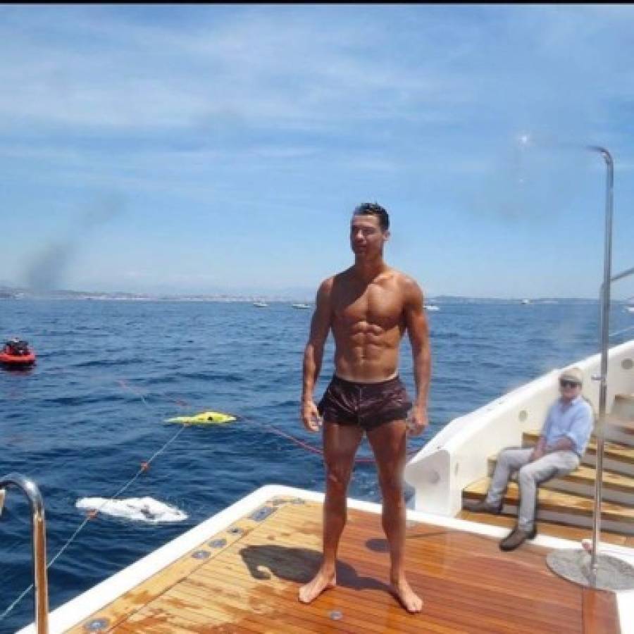 Memes despedazan a Cristiano Ronaldo por su última foto en sus vacaciones con Georgina Rodríguez