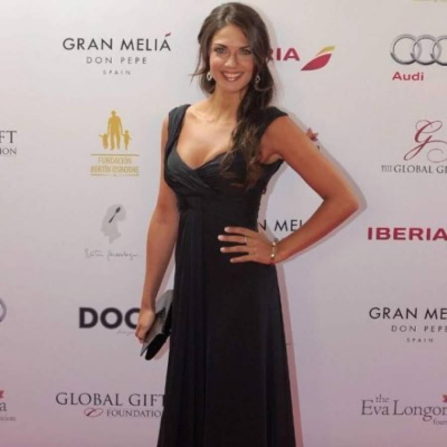¡Hermosa! Lorena Bernal, la guapa esposa del candidato a asumir el banquillo del Arsenal
