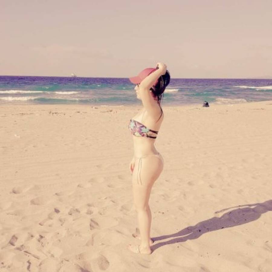 ¡Al desnudo! Las fotos más atrevidas de la sexy Ariana Herchi