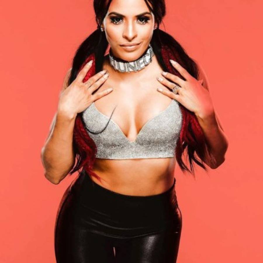 Zelina Vega se salta las normas de la WWE y se convierte en modelo para adultos