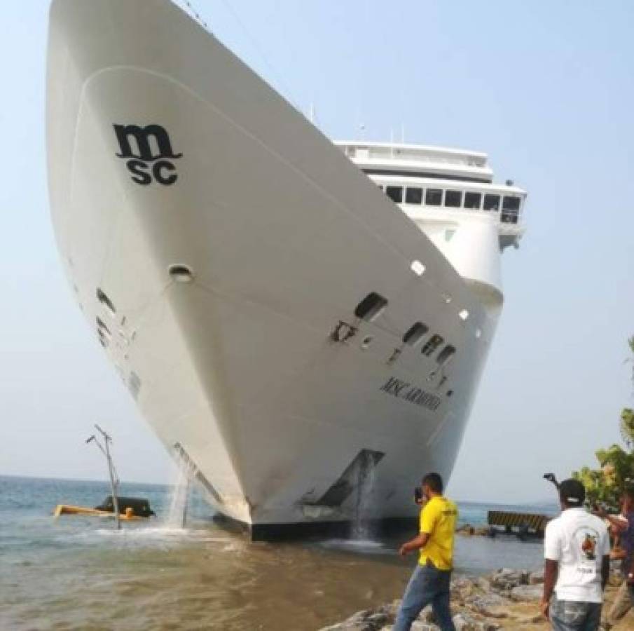 EN FOTOS: Así quedó el crucero tras estrellarse con muelle en Roatán