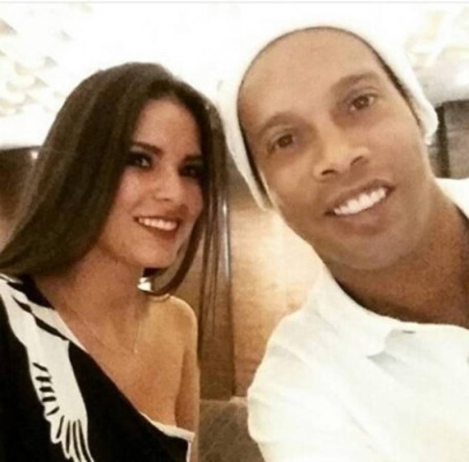 ¡PICANTE! Modelo sorprende y revela cómo fue su noche con Ronaldinho