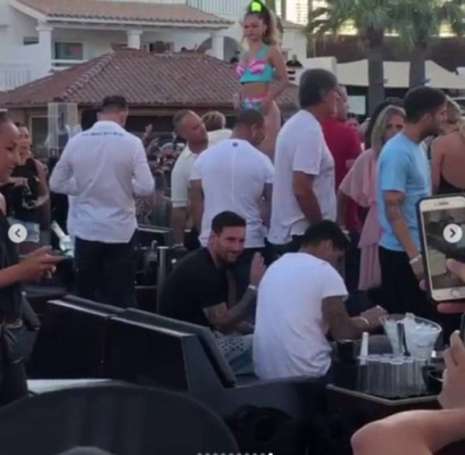 Con bella compañía: La memorable fiesta en Ibiza de Messi, Luis Suárez, Fábregas y Jordi Alba