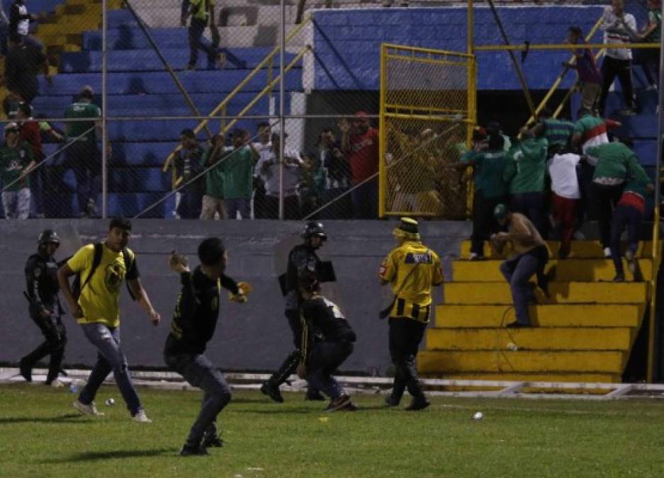 35 muertos suman conflictos en estadios y enfrentamientos entre barras en Honduras