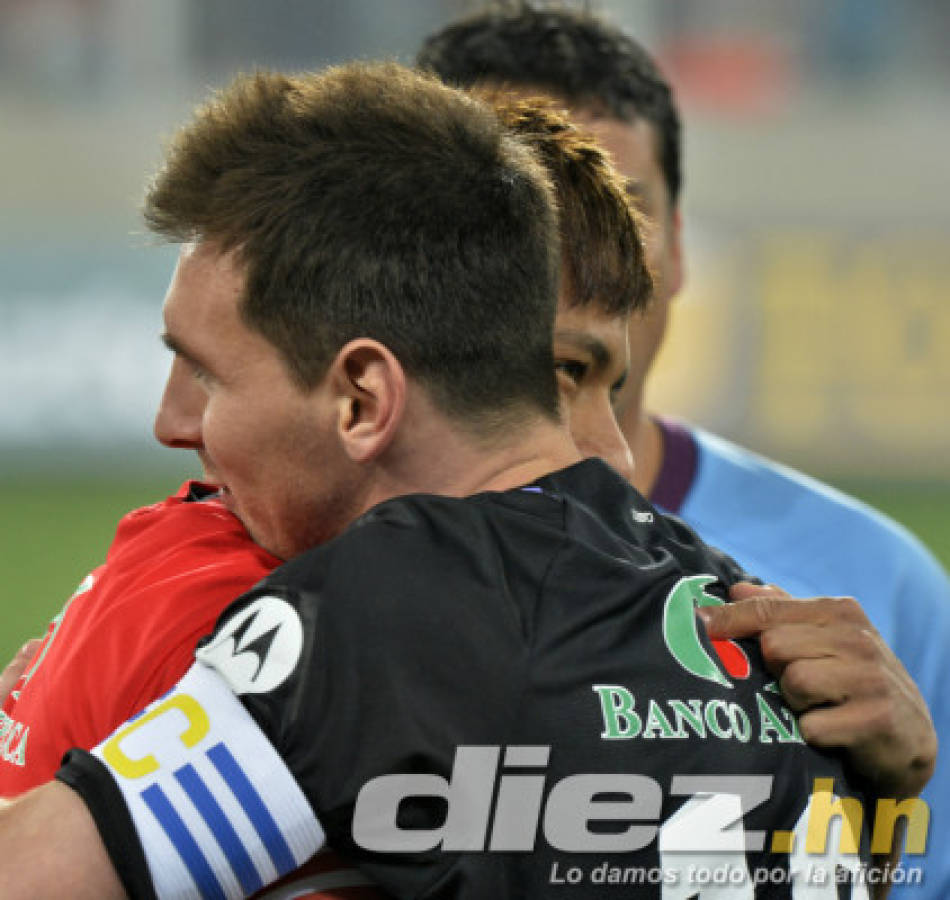 Messi y Neymar en amistoso benéfico en Perú
