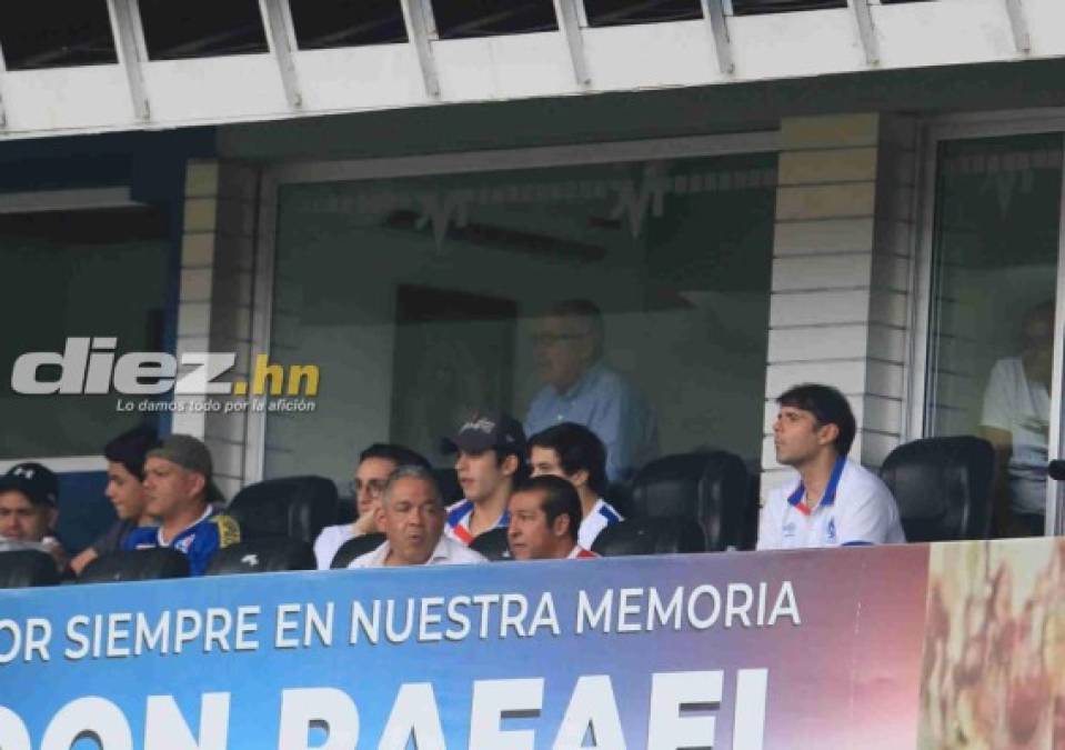 LO QUE NO SE VIO POR TV: ¿Dónde vio el partido Keosseián?; modelo y legionario en primera fila