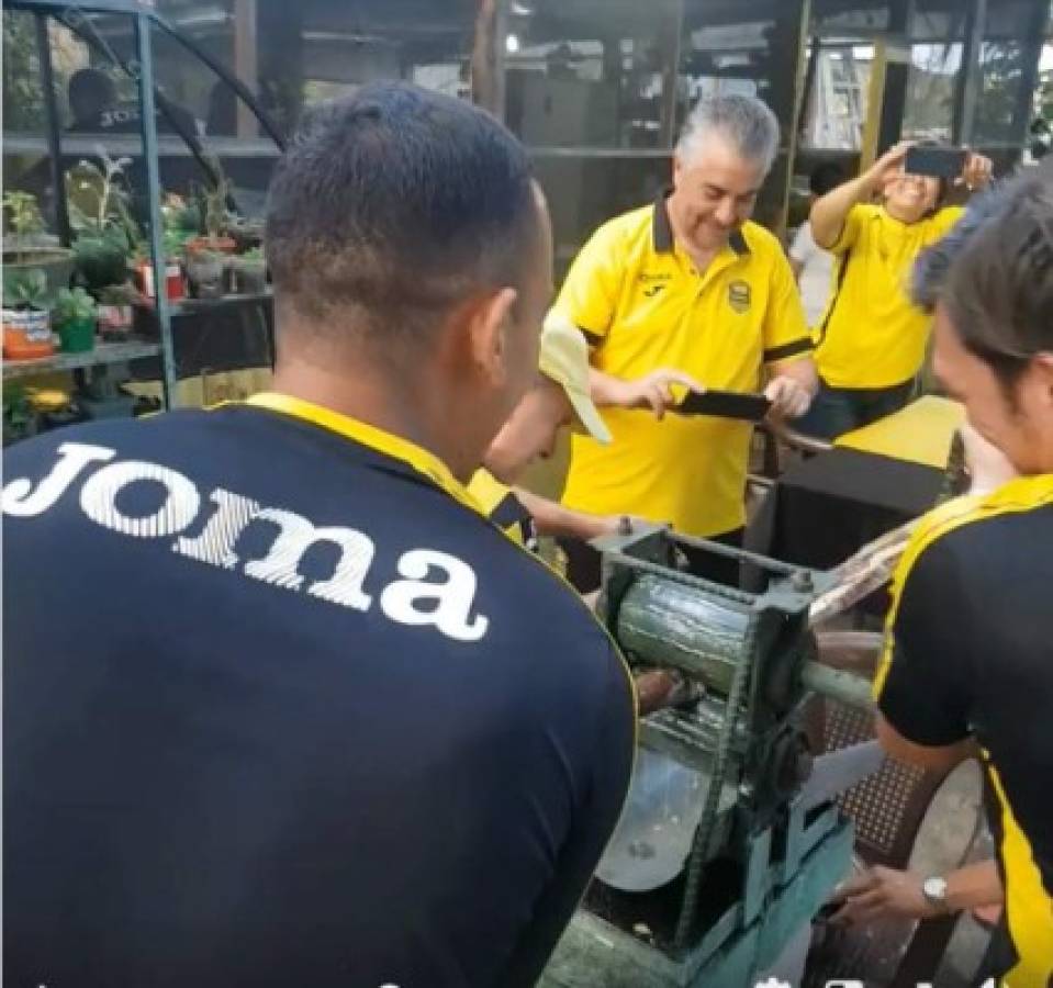 Moliendo caña, comiendo pan y de paseo; así la pasa Real España en Danlí, El Paraíso