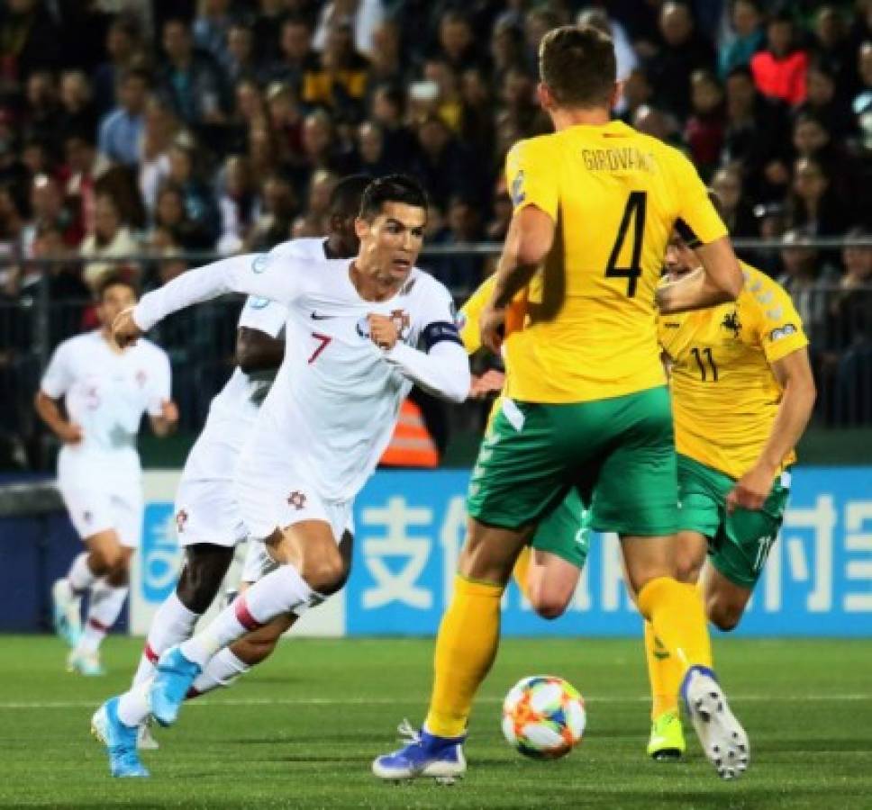 ¡Noche mágica! Cristiano Ronaldo se luce en goleada de Portugal marcando un póker