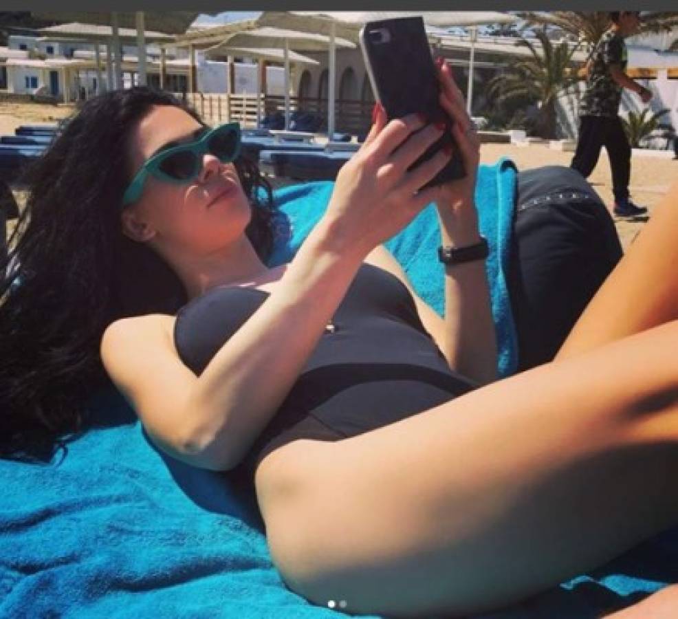 Erjona, la modelo albanesa que se divorció de jugador mundialista tras revelar que era 'malo en la cama'