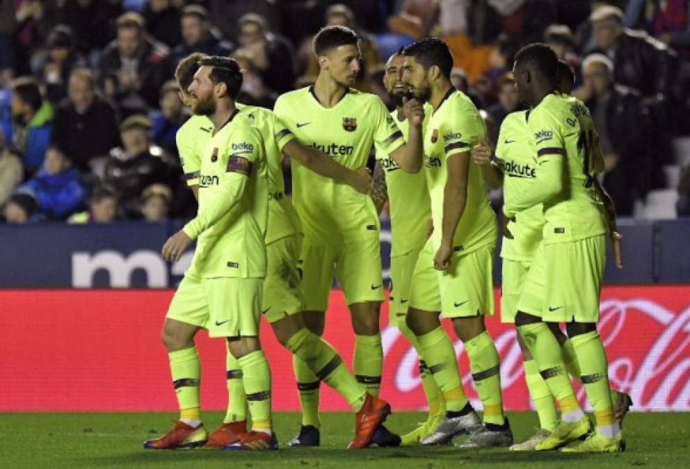 Messi se exhibe en la paliza del Barcelona sobre el Levante