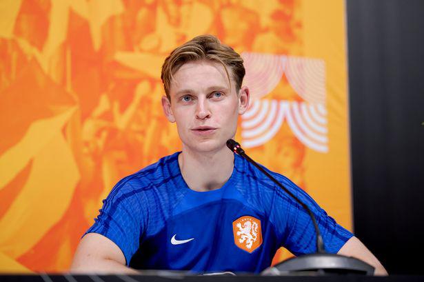 Frenkie de Jong reveló que no tiene relación con directivos del Barcelona.