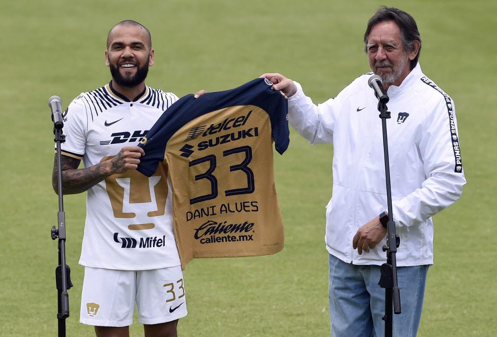 Dani Alves enfrentará al Barcelona y lanza indirecta tras fichar con Pumas: ‘‘Podré despedirme de la gente como me hubiese gustado’’