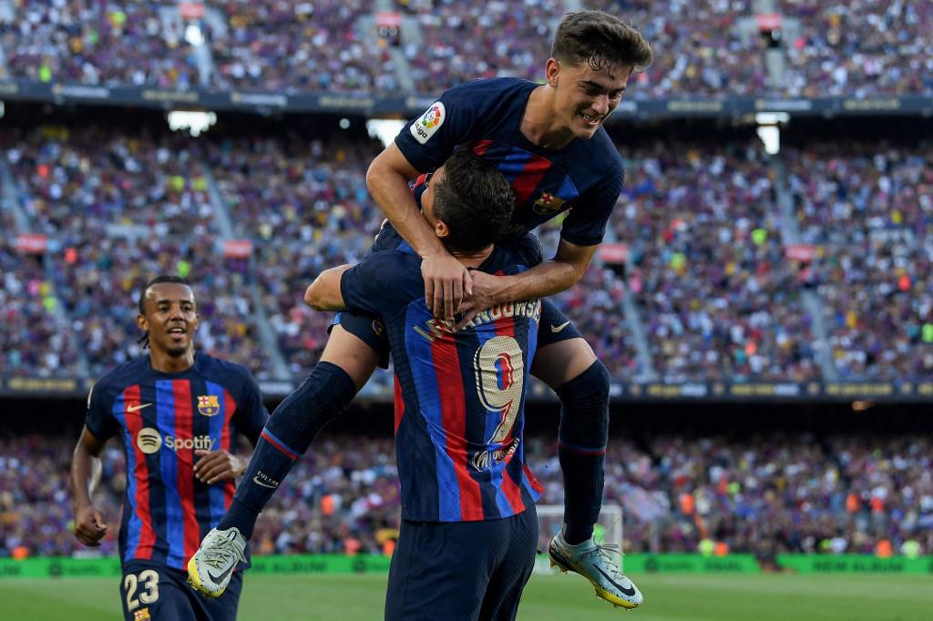 Polish striker!  Lewandowski scores a brace  once more in Barcelona's beating of Valladolid at the Camp Nou