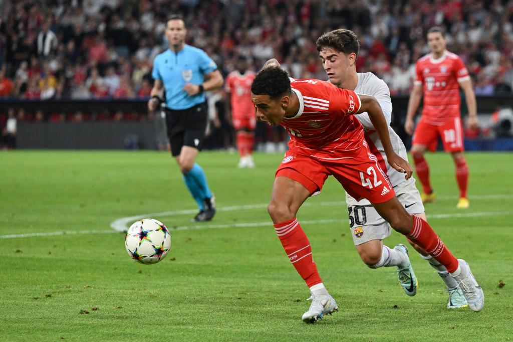 LIVE: Bayern Munich scores two goals in five minutes and is beating Barcelona in the Champions League!