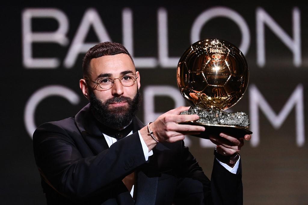 Karim Benzema wins the Ballon d'Or in Paris at the age of 34: 