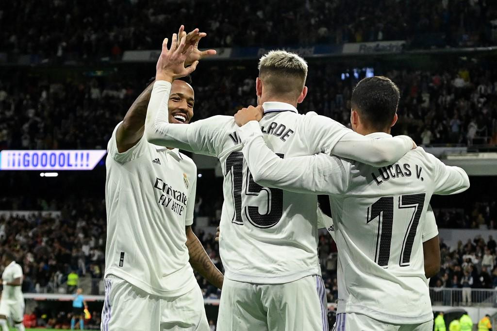 Fede Valverde marcó golazo en el triunfo del Real Madrid sobre el Sevilla para consolidar el liderato de la liga española