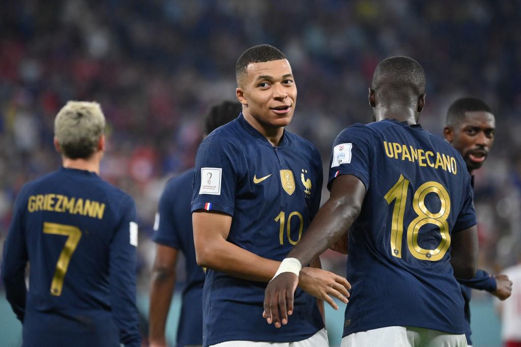 Mbappé le marcó doblete a Dinamarca y mete a Francia a los octavos de final de Qatar 2022