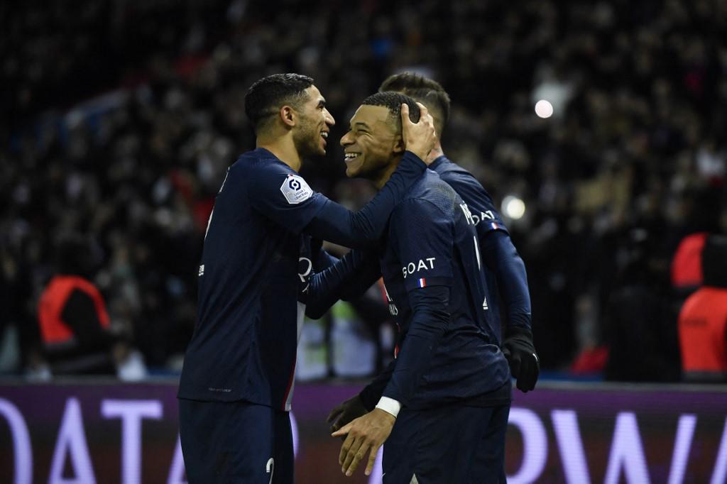 Mbappé would have requested the signing of his friend Hakimi to reach Real Madrid.