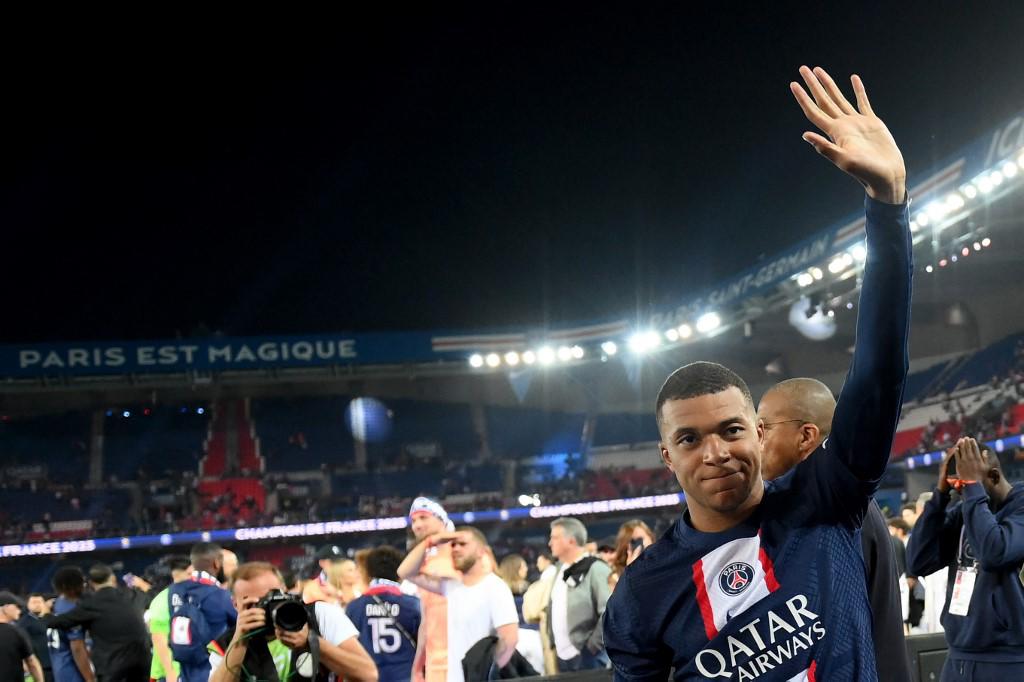 Mbappe Scored 29 Goals In The French League With Psg And Claimed Another Scoring Title.
