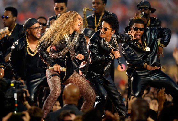Beyoncé, la reina que brilló en el Super Bowl junto a Bruno Mars y Coldplay