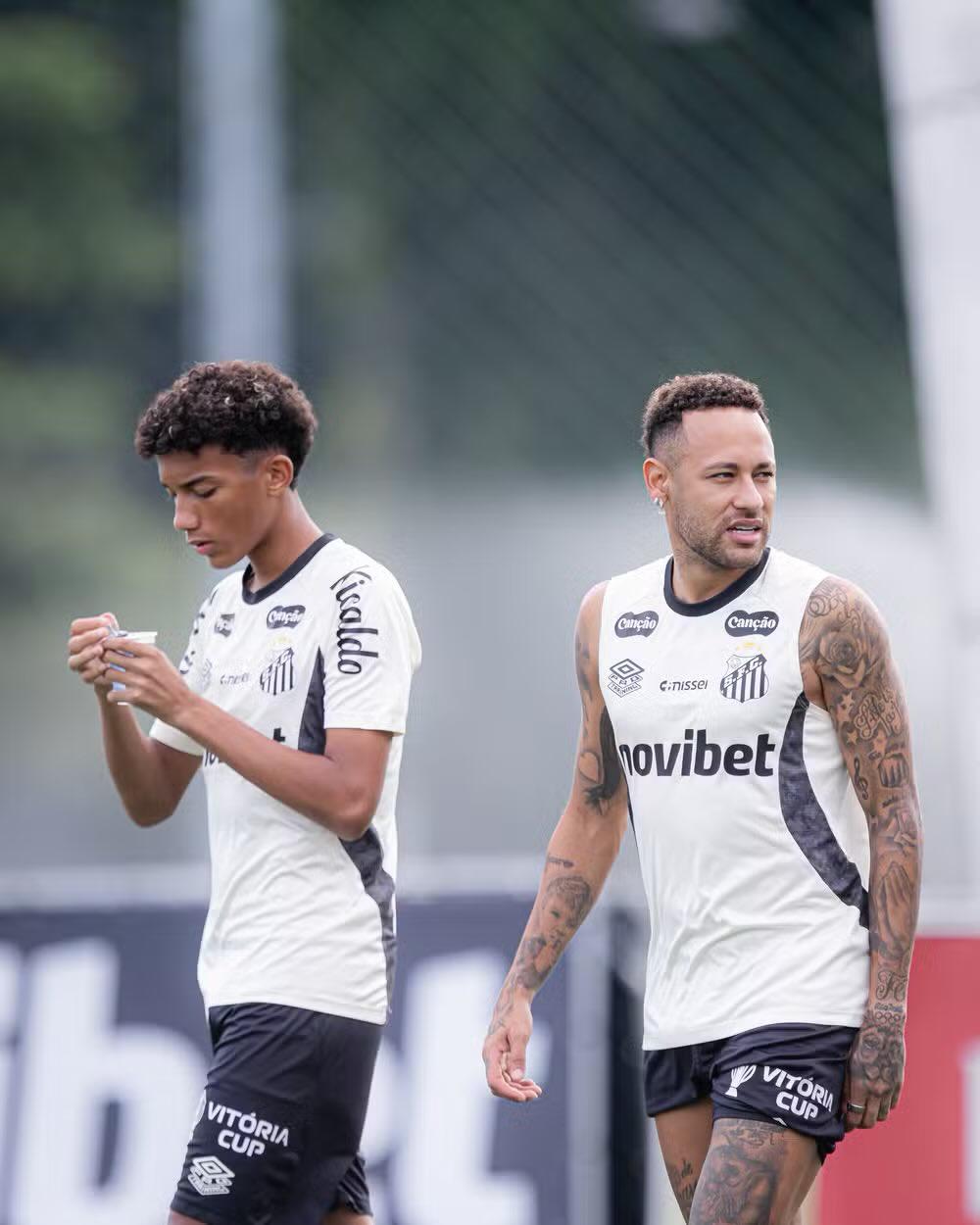 El reprochable motivo por el que Neymar le dio una cachetada al hijo de Robinho y la decisión del Santos antes del Mundial