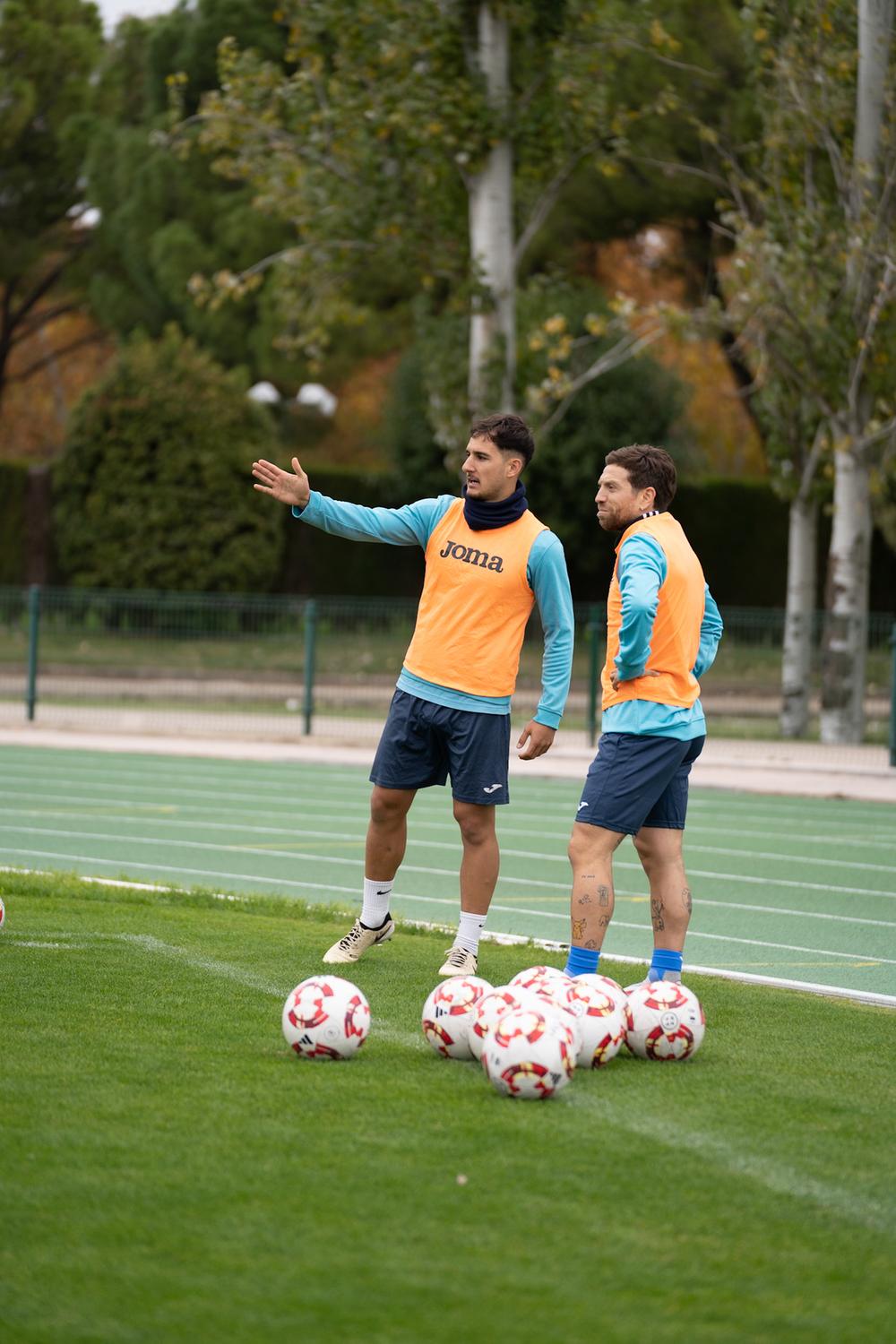 Fue campeón del mundo junto a Messi en Qatar 2022 y reaparece con equipo de tercera división