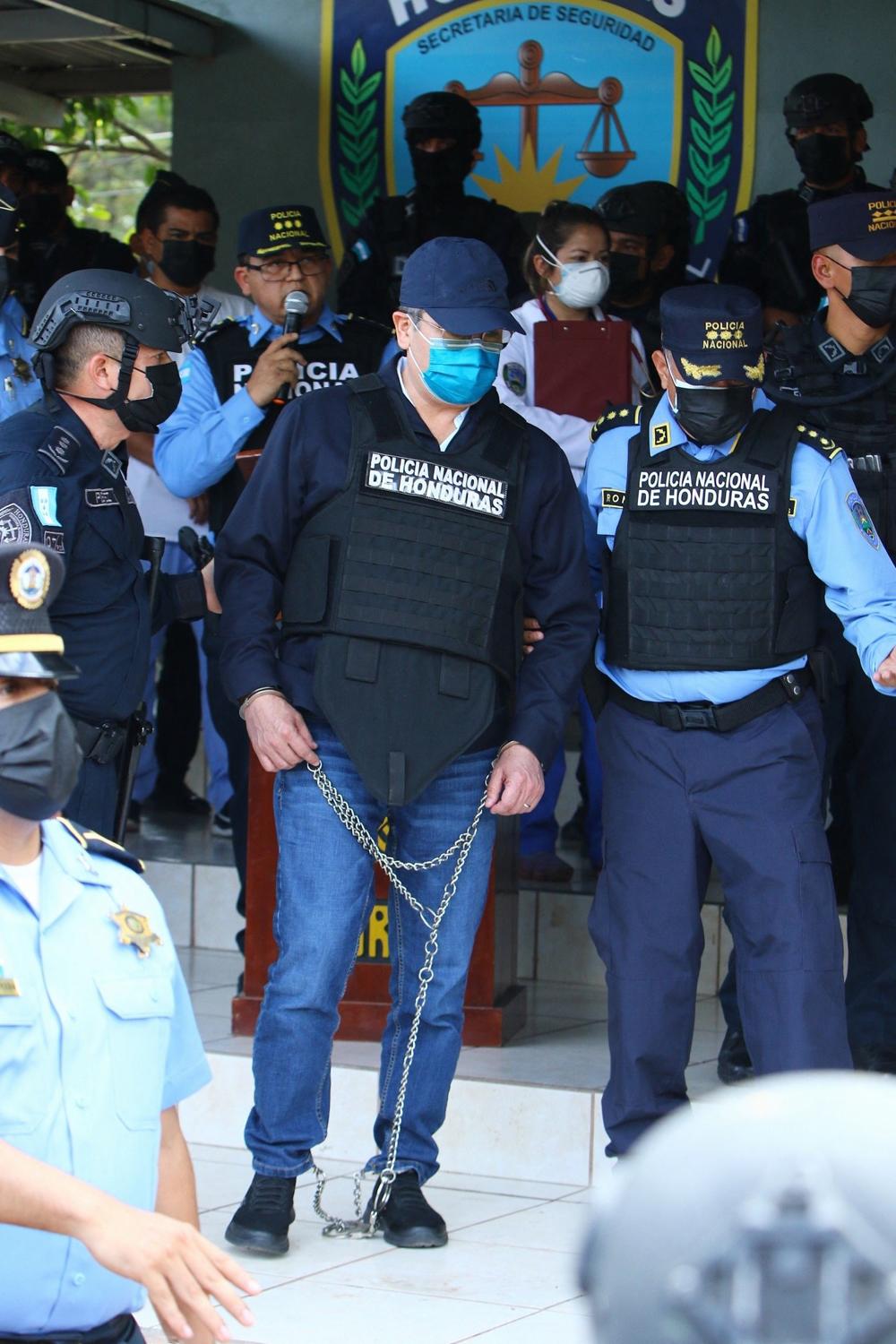 El sufrimiento de Juan Orlando Hernández preso: No tiene privilegios, lava su ropa interior y no le permiten uso de celular