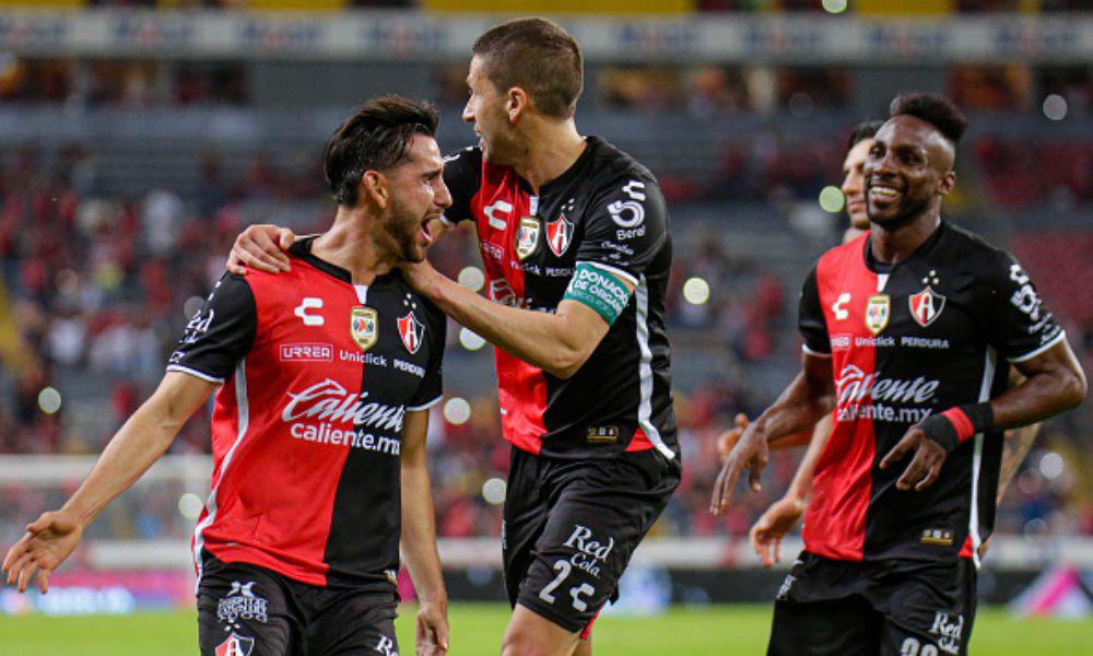 Rey de la Superliga de Malasia y criado en la lucha libre: la historia que no conocías de Benjamín Mora, técnico del Atlas