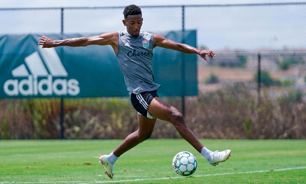 Legionarios que cerrararán el año sin equipo e inician 2022 con futuro incierto; algunos decidieron regresar a Honduras