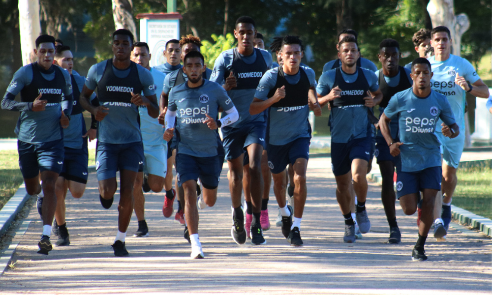 FICHAJES: Bajas en Olimpia, legionarios cambian de club, Auzmendi recibe propuesta y Motagua va por goleador mexicano
