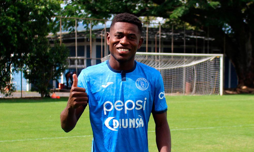 EL MERCADO: La Tota le saca jugador al Motagua, que va por su último fichaje; Olimpia sufriría nueva baja y Marathón sigue fichando