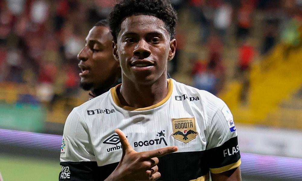 Fichajes: Dereck Moncada en la mira de la Premier League, Auzmendi cambia de equipo y deportado encuentra club en Honduras