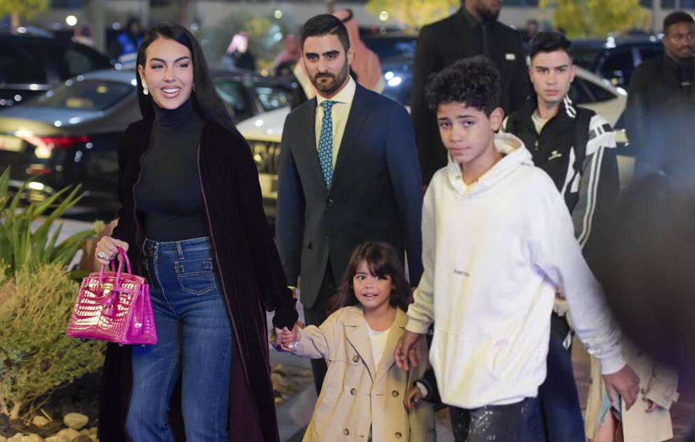 El tremendo error de Cristiano Ronaldo en su histórica presentación con el Al Nassr y la sencillez de Georgina Rodríguez