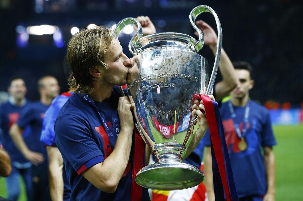 Rakitic marcó en la final de Champions que Barcelona le ganó a Juventus en 2015.