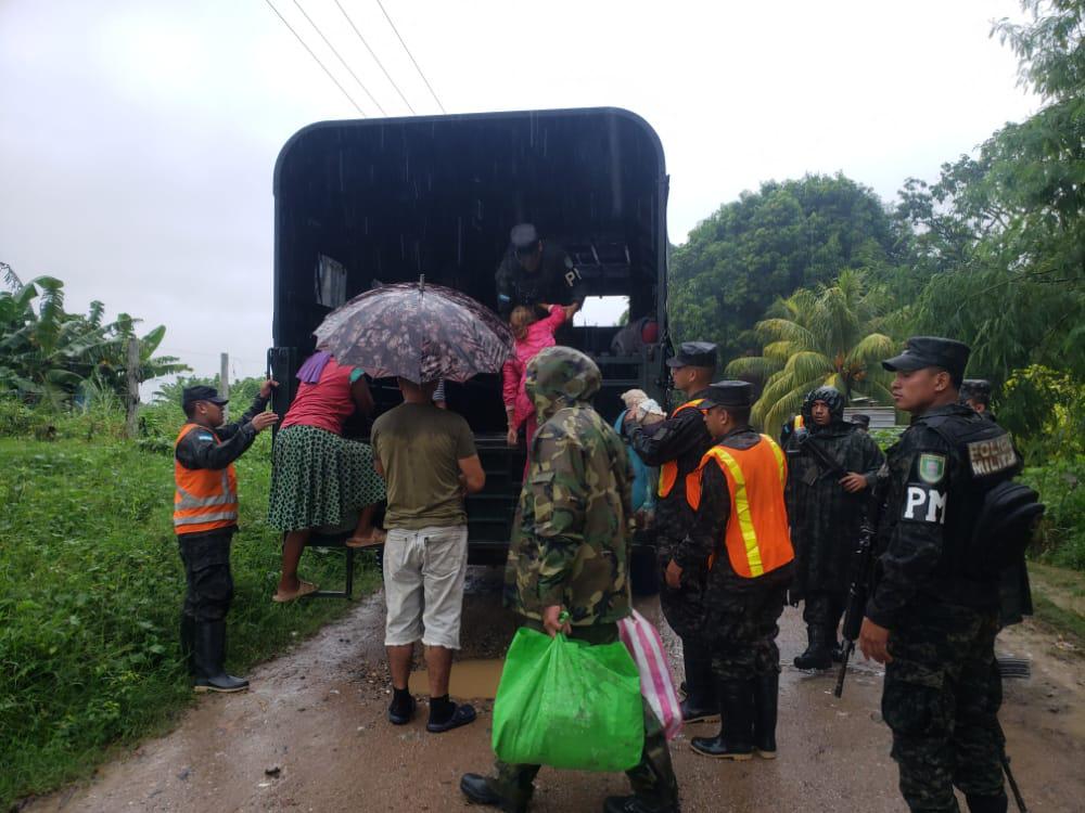 INFORME ESPECIAL: Río Chamelecón se desborda, La Lima comienza a sufrir los efectos de Julia y aumentan las evacuaciones
