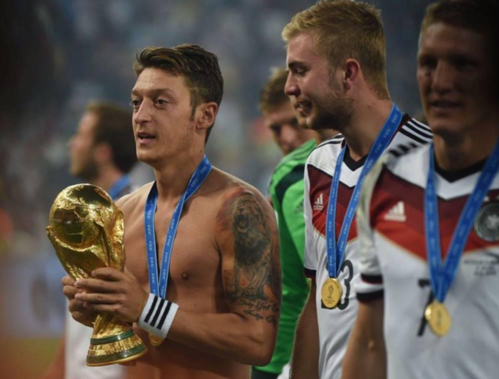 Ex Real Madrid y campeón del Mundo con Alemania: así es el increíble cambio físico que ha tenido Mesut Özil tras su retiro