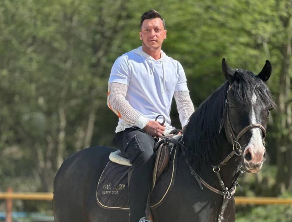 Ex Real Madrid y campeón del Mundo con Alemania: así es el increíble cambio físico que ha tenido Mesut Özil tras su retiro