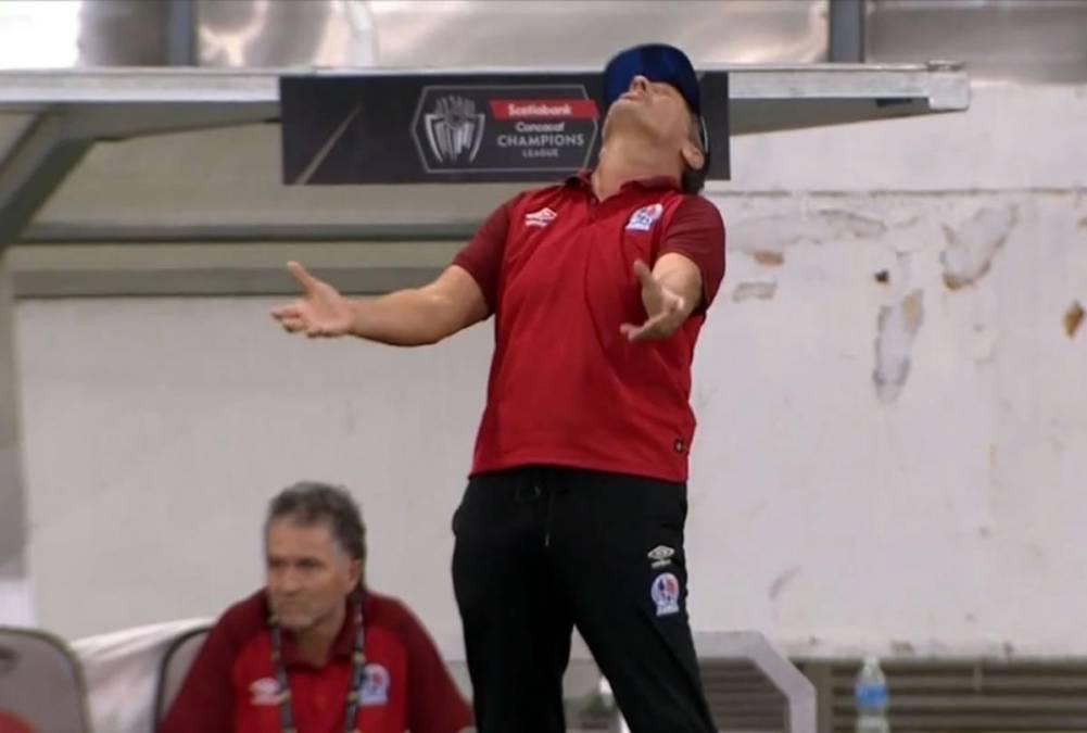 Los gestos de amargura de Troglio, la tristeza de Olimpia y el que festejó a lo Messi en la remontada del Atlas