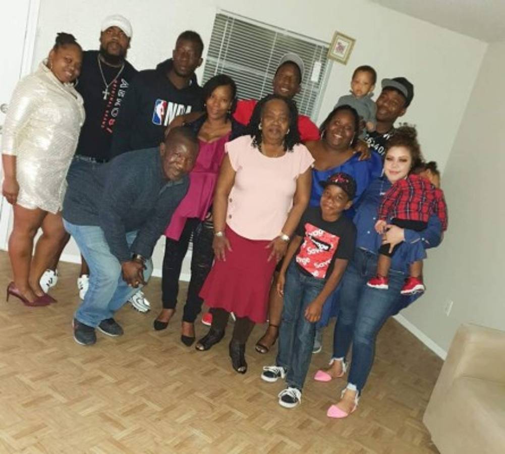 ¡Entre fiesta, amigos y familia! Los futbolistas hondureños recibieron el 2020 a lo grande