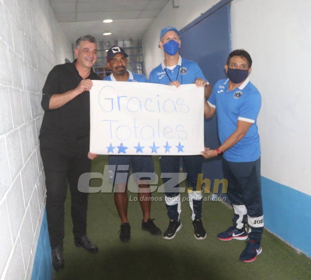 No pudo contener las lágrimas: Diego Vázquez llora y así fue captado en su último día como entrenador de Motagua