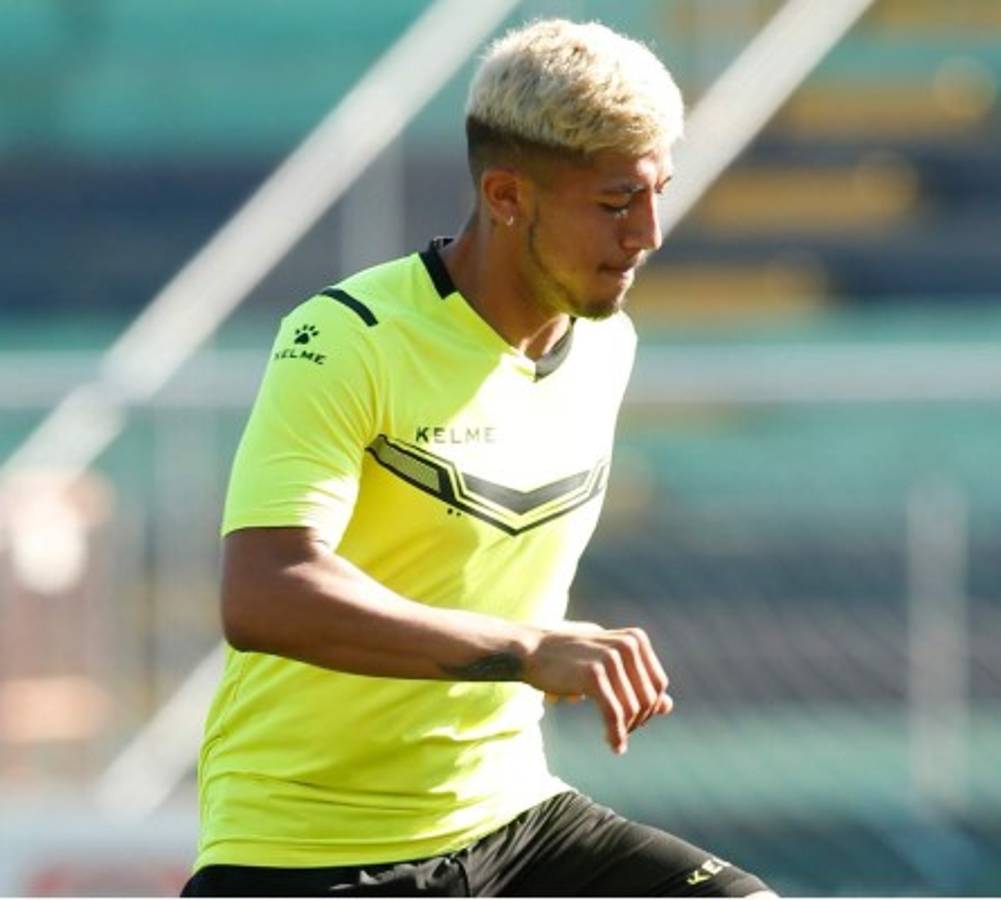 Español dirigirá en El Salvador, Saprissa se reforzará y Esteban Espíndola es noticia