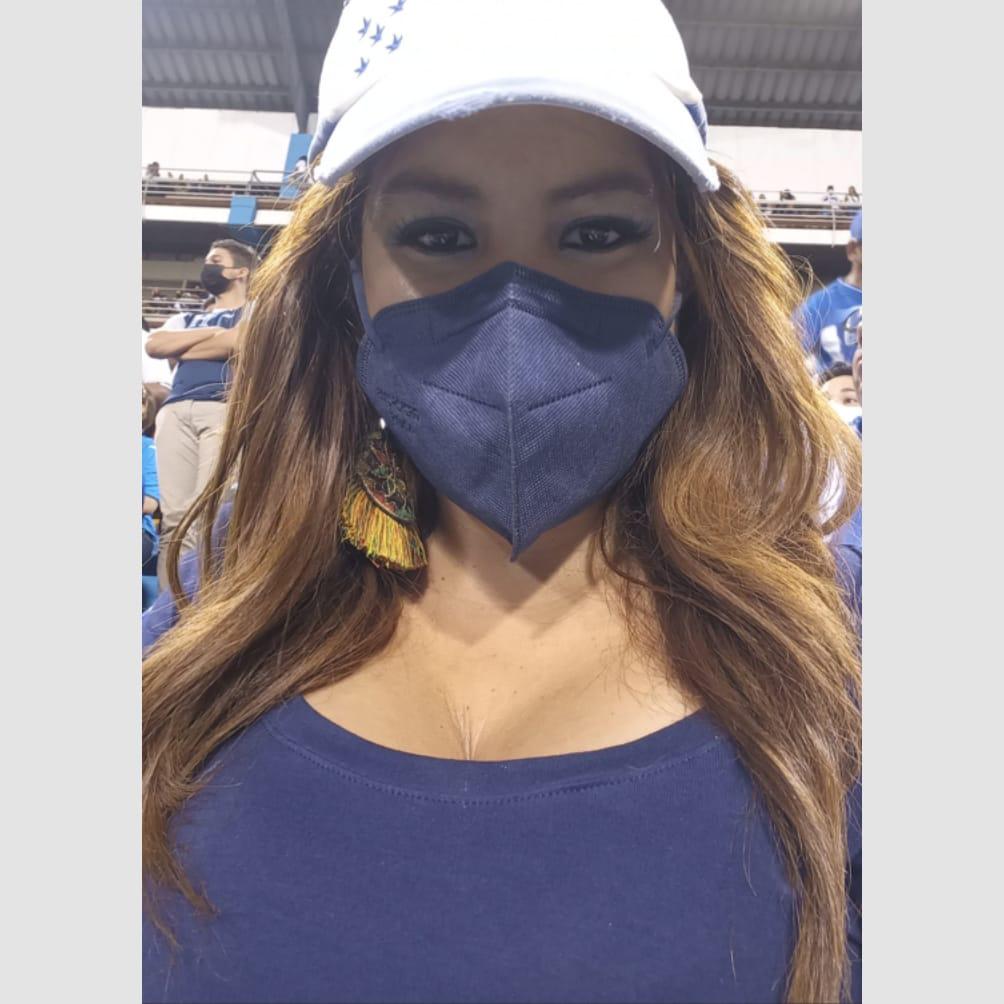 Fotos: ella es Melissa Andino, la guapa periodista que puso en su lugar al polémico Orlando Ponce Morazán