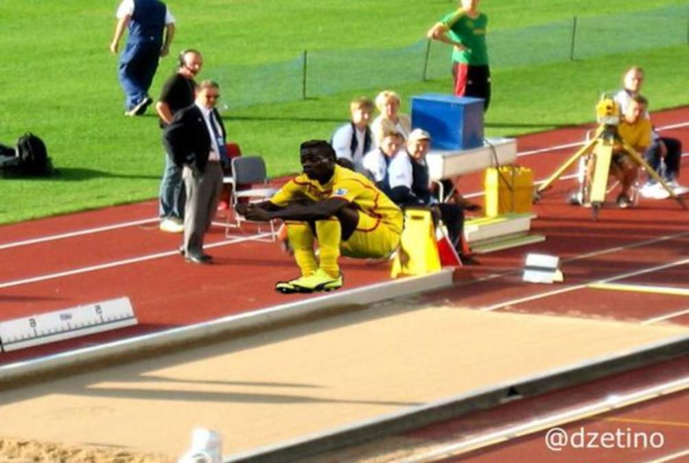 Jugada de Mario Balotelli estalla redes sociales con memes