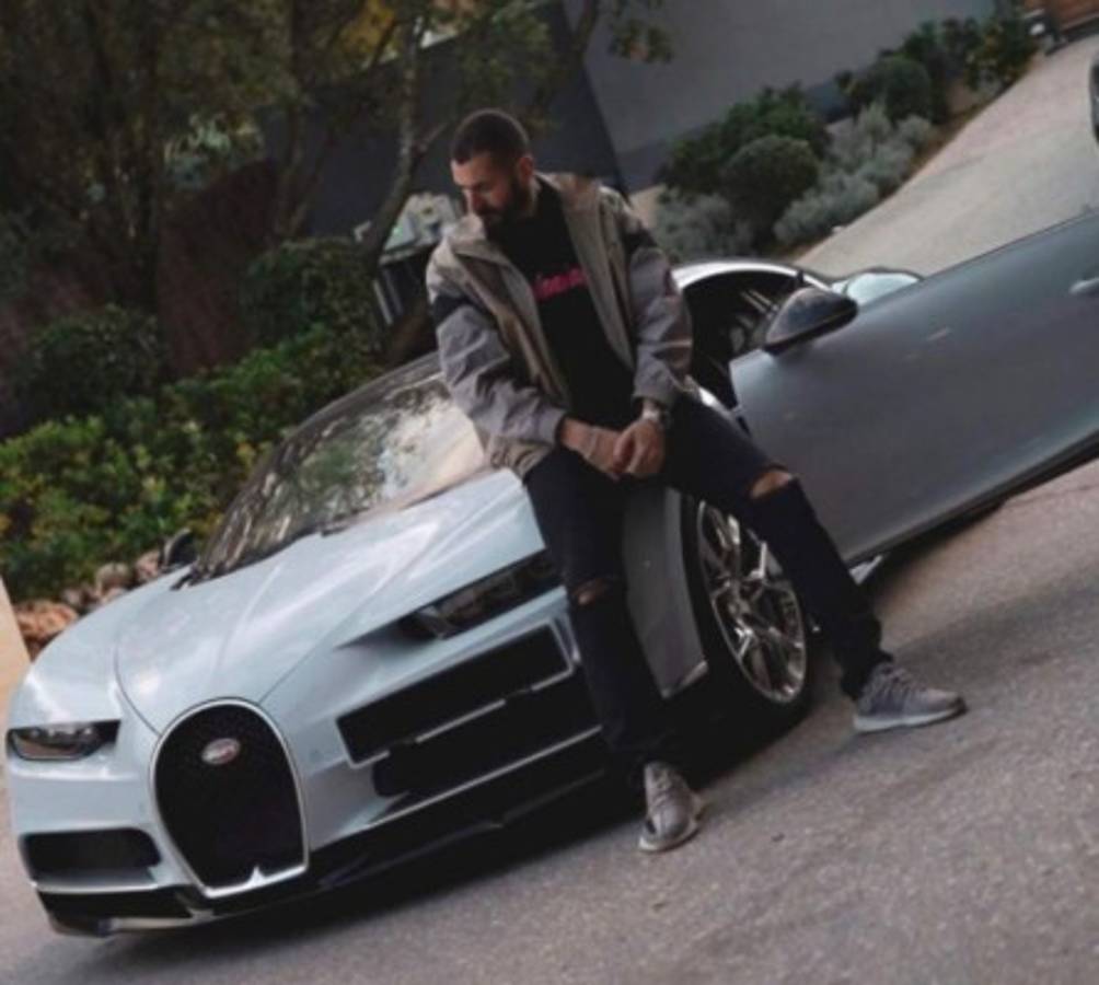 Tiene uno nuevo: La lujosa colección de autos que tiene Karim Benzema, crack del Real Madrid